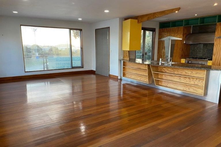 Photo of property in 112 Gladstone Road, Parnell, Auckland, 1052