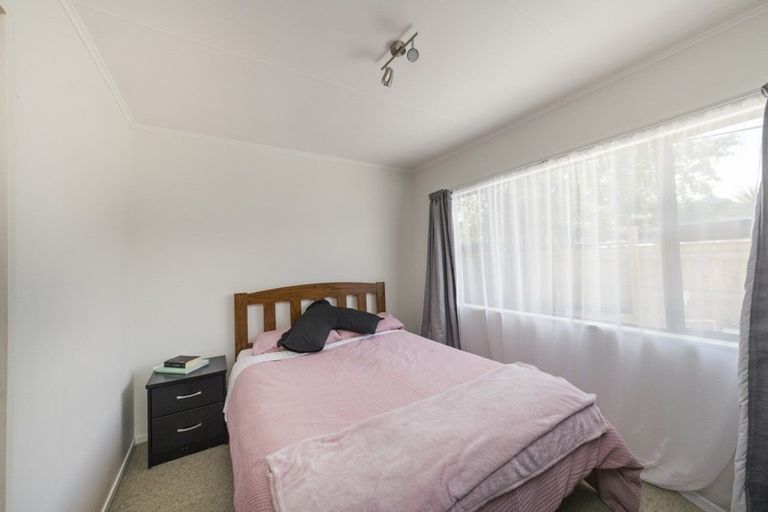 Photo of property in 5 Bethel Court, Milson, Palmerston North, 4414