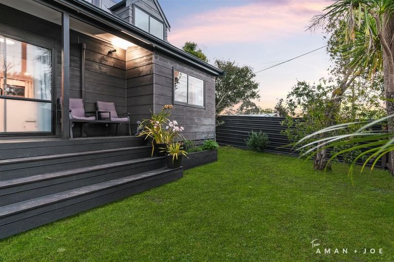 Photo of property in 1/234 Henderson Valley Road, Henderson, Auckland, 0612