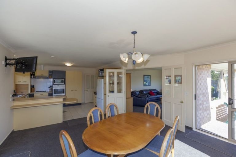 Photo of property in 83 Guildford Drive, Paraparaumu, 5032