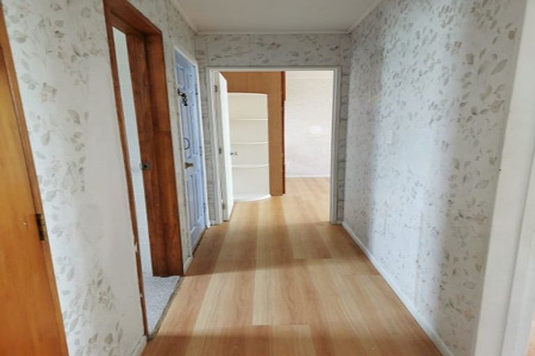 Photo of property in 6 Karamu Street, Te Atatu Peninsula, Auckland, 0610