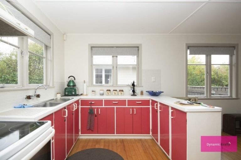 Photo of property in 38 Kettle Avenue, Awapuni, Palmerston North, 4412