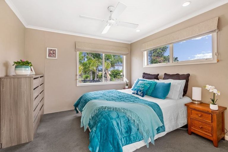 Photo of property in 2/137 Lakeside Drive, Orewa, 0931