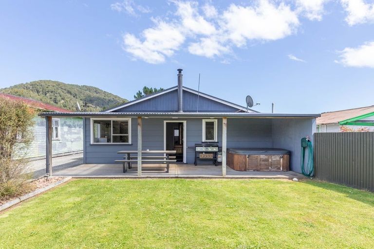 Photo of property in 7 Croft Place, Stillwater, Greymouth, 7805