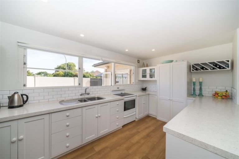 Photo of property in 14 Lincoln Terrace, Hokowhitu, Palmerston North, 4410