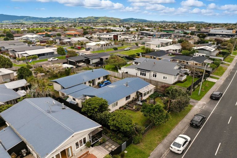 Photo of property in 1/1216 Papamoa Beach Road, Papamoa Beach, Papamoa, 3118