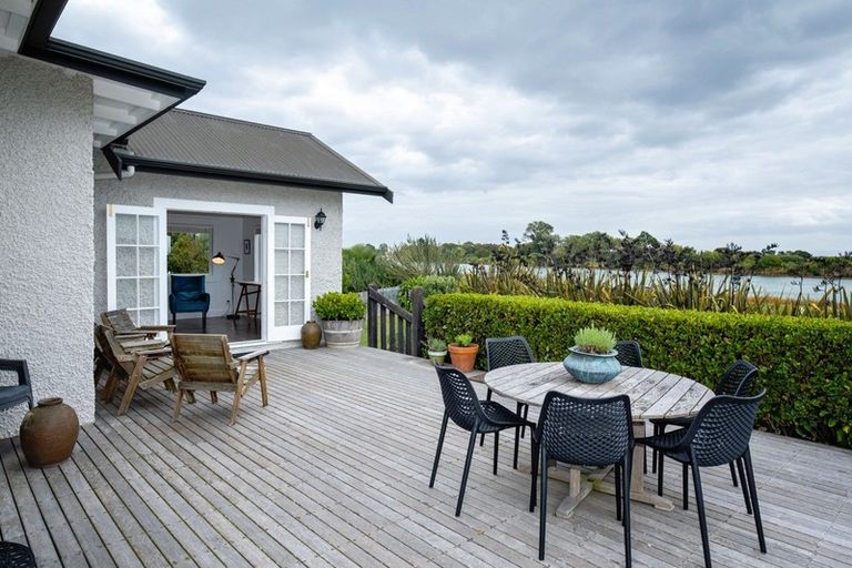 Photo of property in 15 Old Ferry Road, Clive, 4102