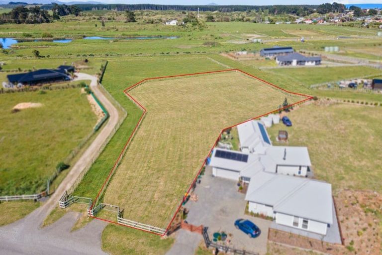 Photo of property in 16 Mowhia Grove, Waitarere, Levin, 5510