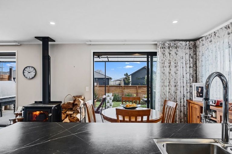 Photo of property in 4 Atutahi Street, Hurdon, New Plymouth, 4310