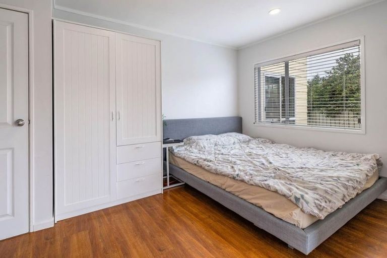 Photo of property in 2/18 Ocean View Road, Northcote, Auckland, 0627