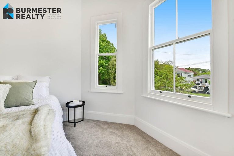 Photo of property in 5 Porter Crescent, Helensville, 0800