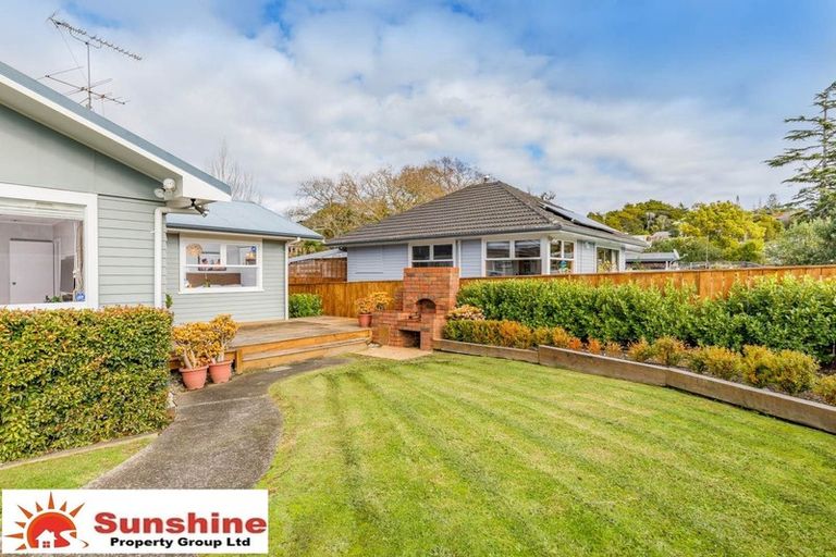 Photo of property in 12 Mountbatten Avenue, Hillcrest, Auckland, 0627