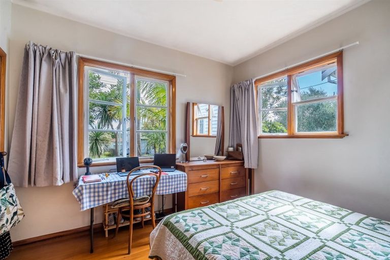 Photo of property in 15 Egremont Street, Belmont, Auckland, 0622