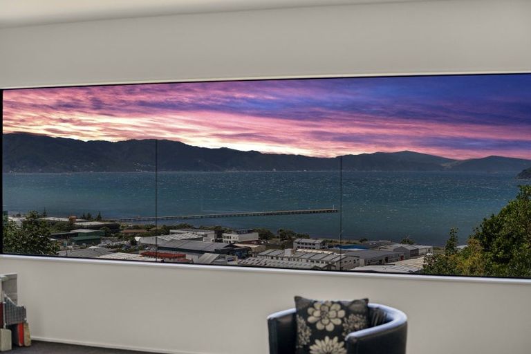 Photo of property in 18 Korokoro Road, Korokoro, Lower Hutt, 5012