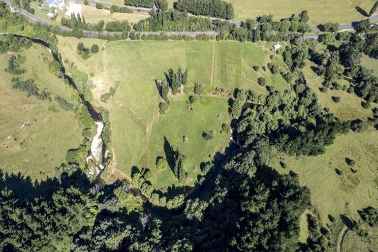 Photo of property in 1182 Opaki Kaiparoro Road, Mauriceville, Masterton, 5882