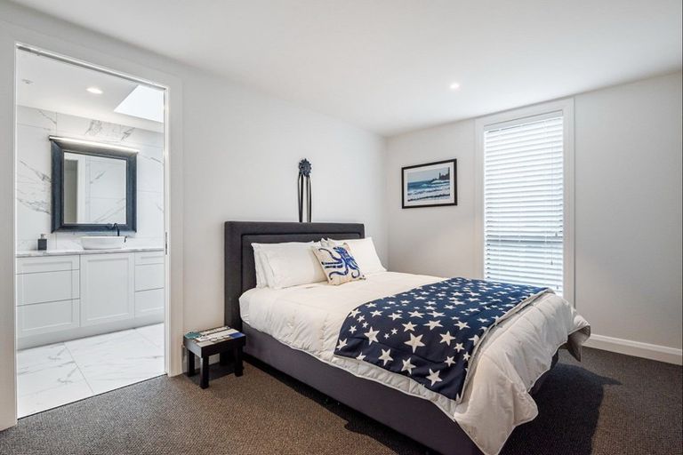 Photo of property in 2 Hemi Place, Tairua, 3508