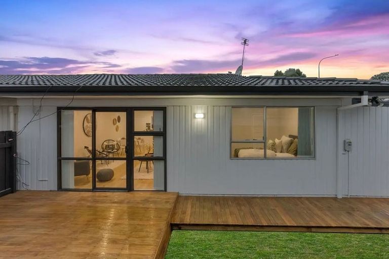 Photo of property in 1/735 Massey Road, Mangere, Auckland, 2022