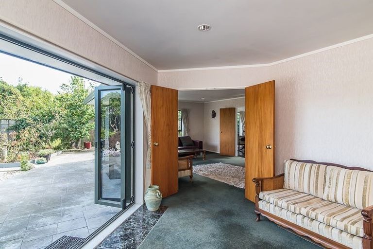 Photo of property in 11 Hurworth Grove, Waikanae, 5036