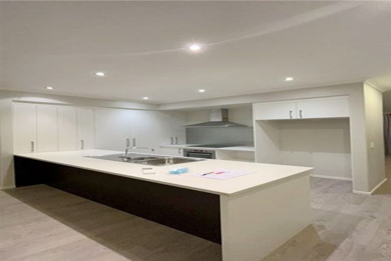 Photo of property in 10 Vincent Lane, Hobsonville, Auckland, 0616