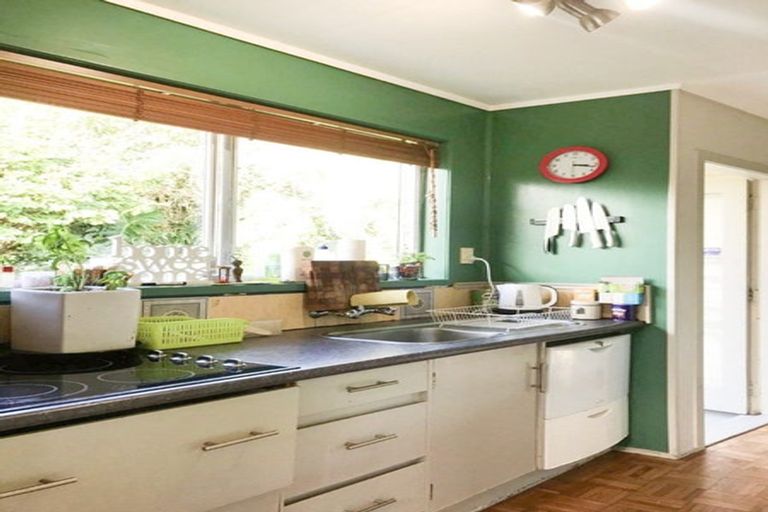 Photo of property in 37 Seon Place, Birkdale, Auckland, 0626