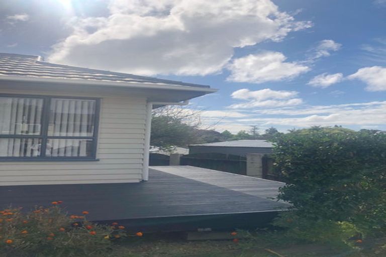 Photo of property in 19 Sabot Place, Massey, Auckland, 0614