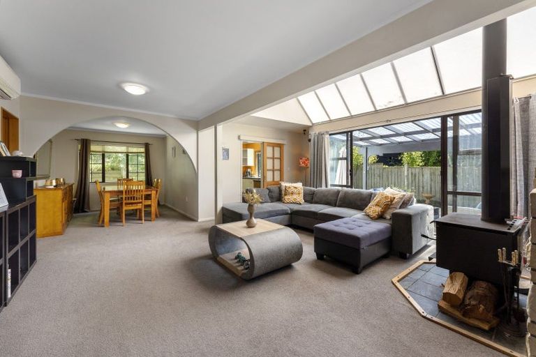 Photo of property in 2/464 Stokes Valley Road, Stokes Valley, Lower Hutt, 5019