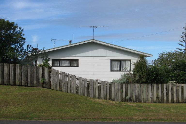 Photo of property in 29 Hauraki Road, Leigh, 0985