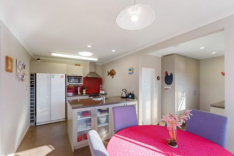 Photo of property in 29 Kapanui Road, Waikanae, 5036