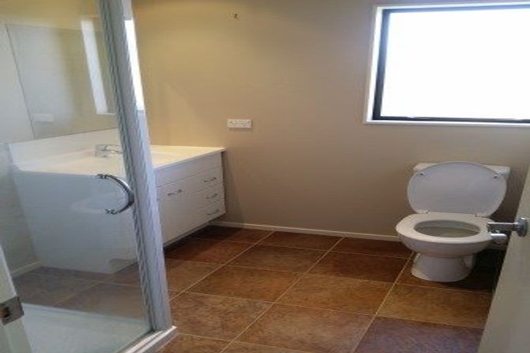Photo of property in 14 Chablis Place, Henderson, Auckland, 0612