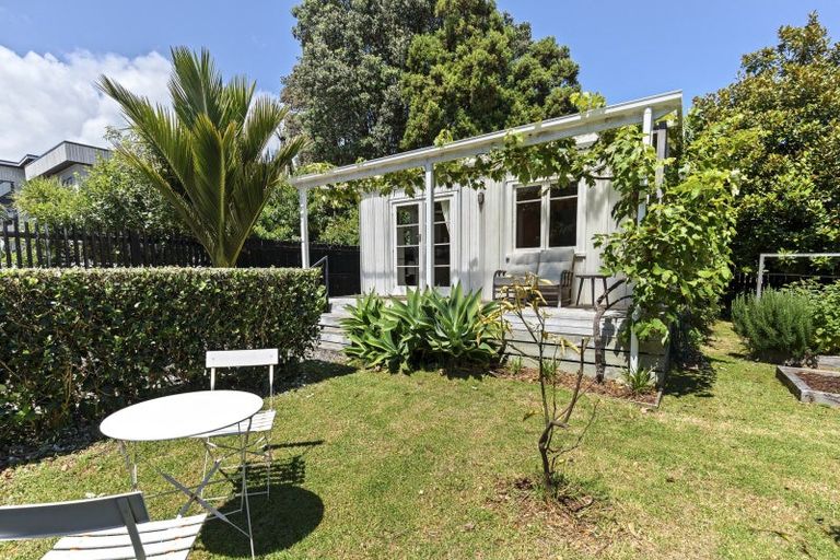 Photo of property in 18-22 Dixon Street, Oakura, 4314