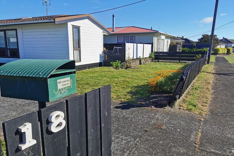 Photo of property in 18 Mcguire Street, Hawera, 4610