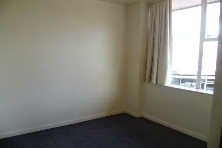 Photo of property in Terrace Tower Apartments, 13d/126 The Terrace, Wellington Central, Wellington, 6011