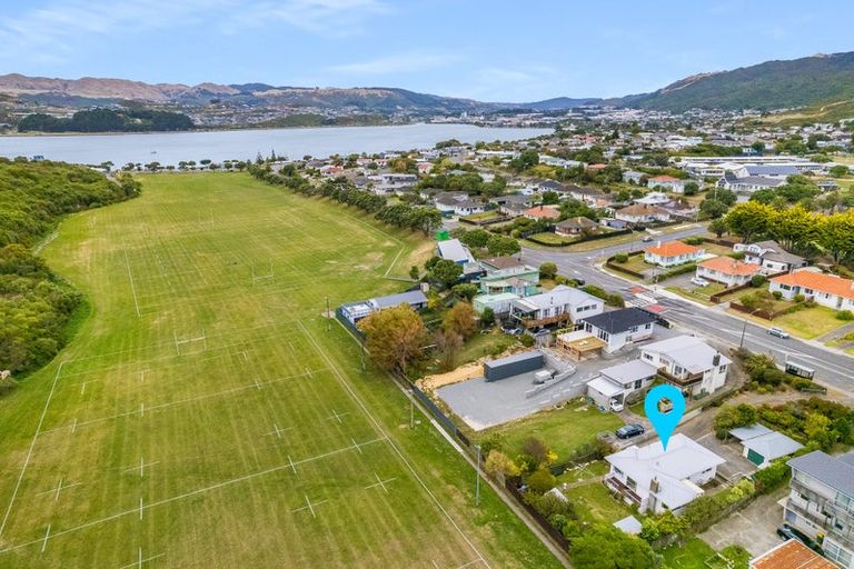 Photo of property in 73 Main Road, Titahi Bay, Porirua, 5022