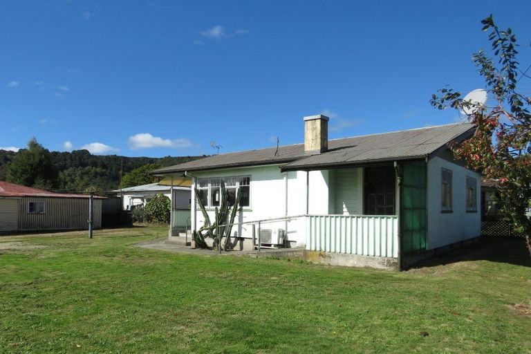 Photo of property in 27 Victory Street, Reefton, 7830