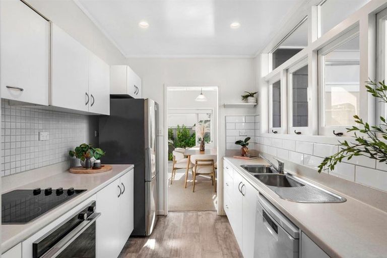 Photo of property in 1/19 Saltburn Road, Milford, Auckland, 0620