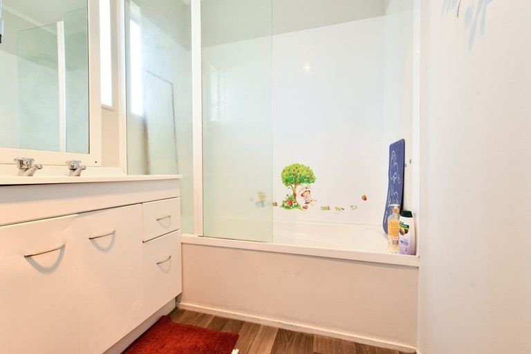 Photo of property in 1/10 Trounson Avenue, Clendon Park, Auckland, 2103