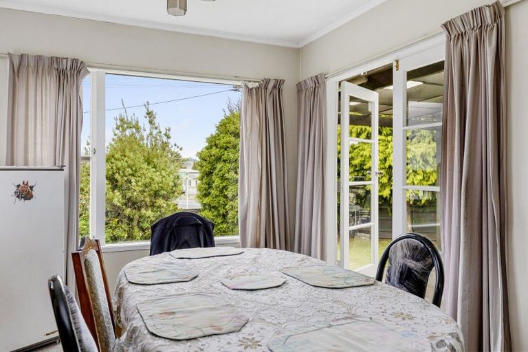 Photo of property in 2 Tamatea Road, Taupo, 3330