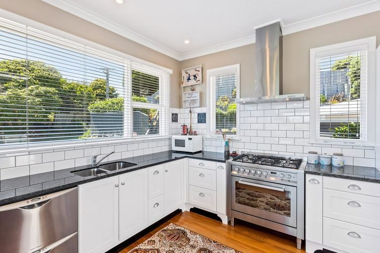 Photo of property in 16 Webber Street, Paraparaumu Beach, Paraparaumu, 5032