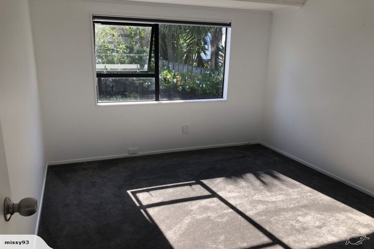 Photo of property in 15 Hawke Place, Pukekohe, 2120