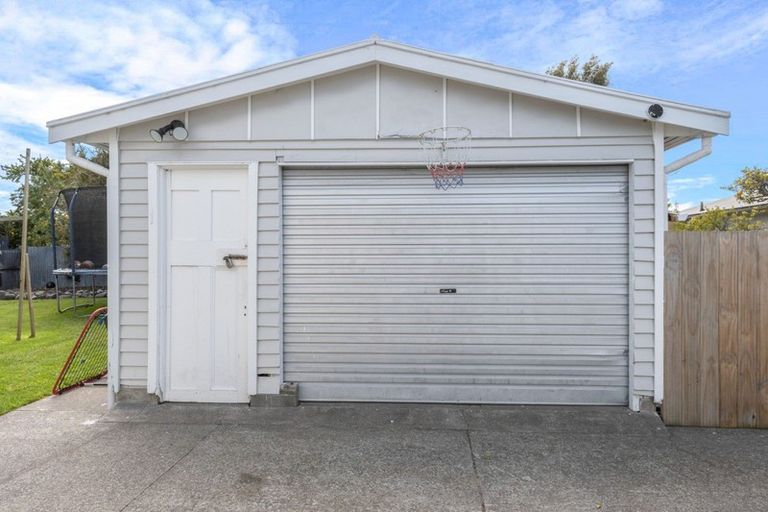Photo of property in 16 Mason Avenue, Maraenui, Napier, 4110