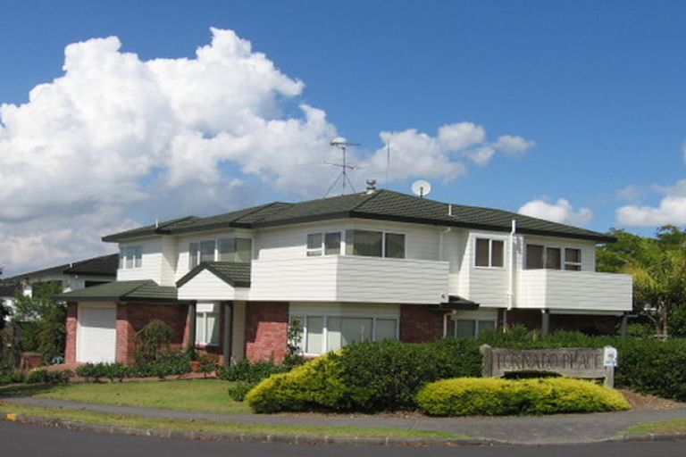 Photo of property in 25 Whiting Grove, West Harbour, Auckland, 0618