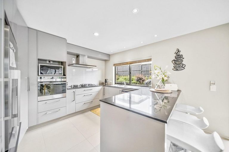 Photo of property in 9 Springcrest Drive, Karaka, Papakura, 2113