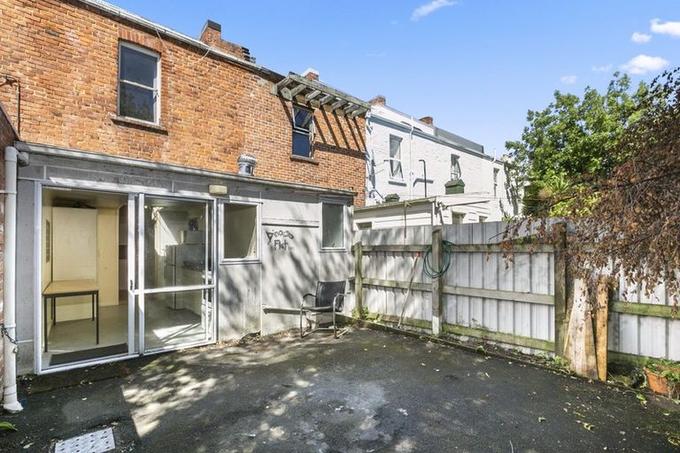 Photo of property in 100 Dundas Street, North Dunedin, Dunedin, 9016