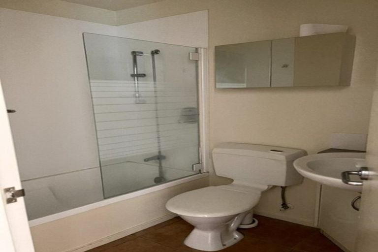 Photo of property in 12/93a Kelburn Parade, Kelburn, Wellington, 6012