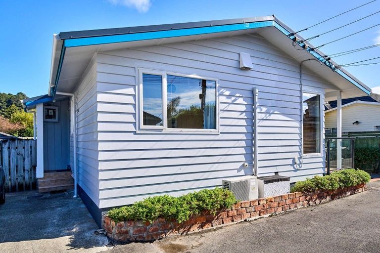 Photo of property in 39a Pukatea Street, Eastbourne, Lower Hutt, 5013