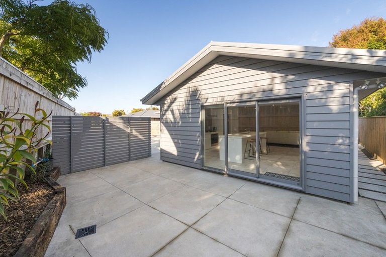 Photo of property in 5a Woodstock Place, Hokowhitu, Palmerston North, 4410