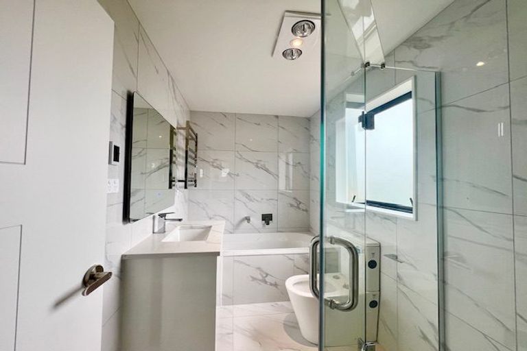 Photo of property in 56a Casuarina Road, Half Moon Bay, Auckland, 2012