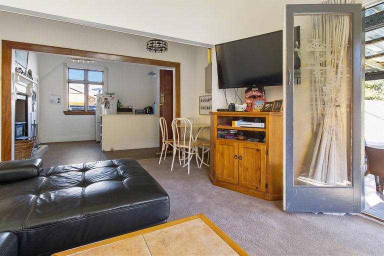 Photo of property in 21 George Street, Waimate, 7924