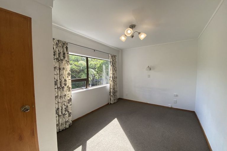 Photo of property in 6 Hawick Street, Karori, Wellington, 6012