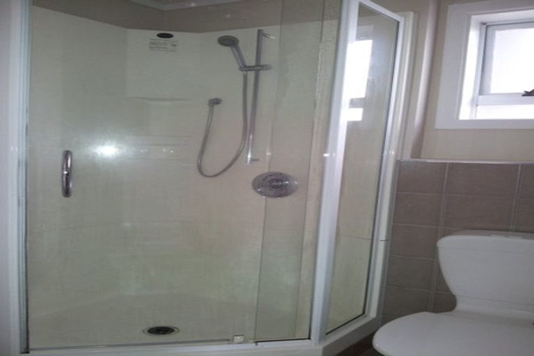 Photo of property in 2/9 Hamilton Road, Papatoetoe, Auckland, 2025